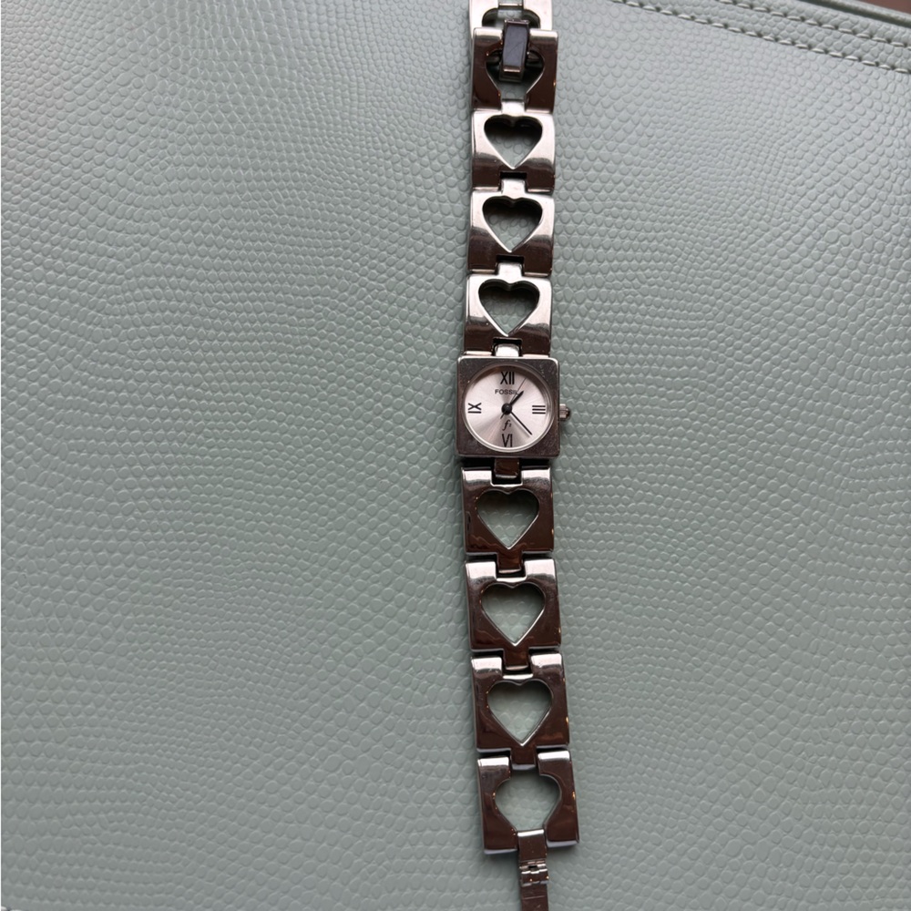 FOSSIL vintage heart link watch in excellent condition (silver)